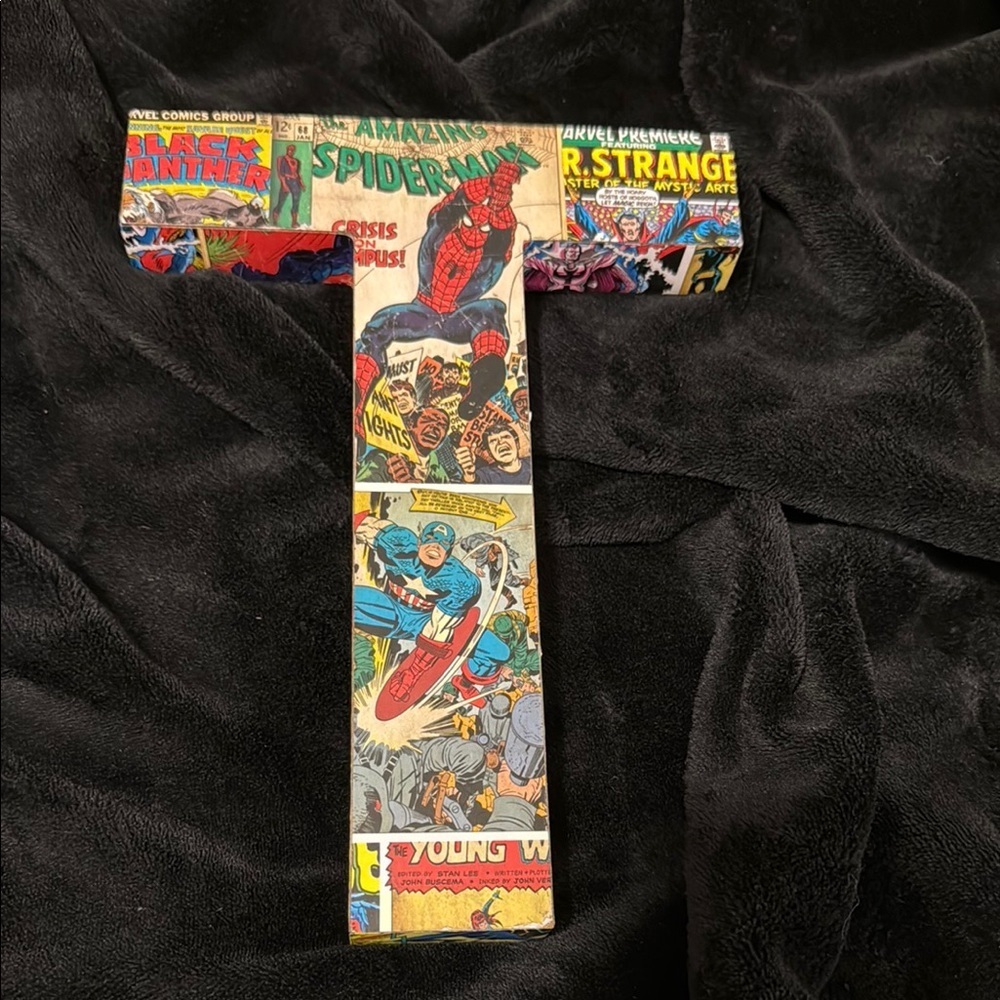 Marvel Comic Wall Hook - Multicolor